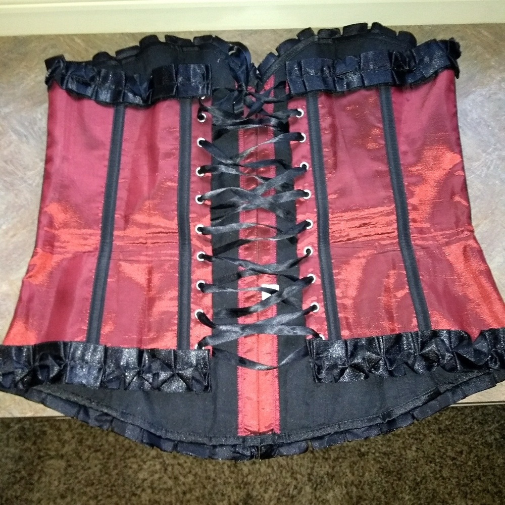 Corset - Picture 3 of 3